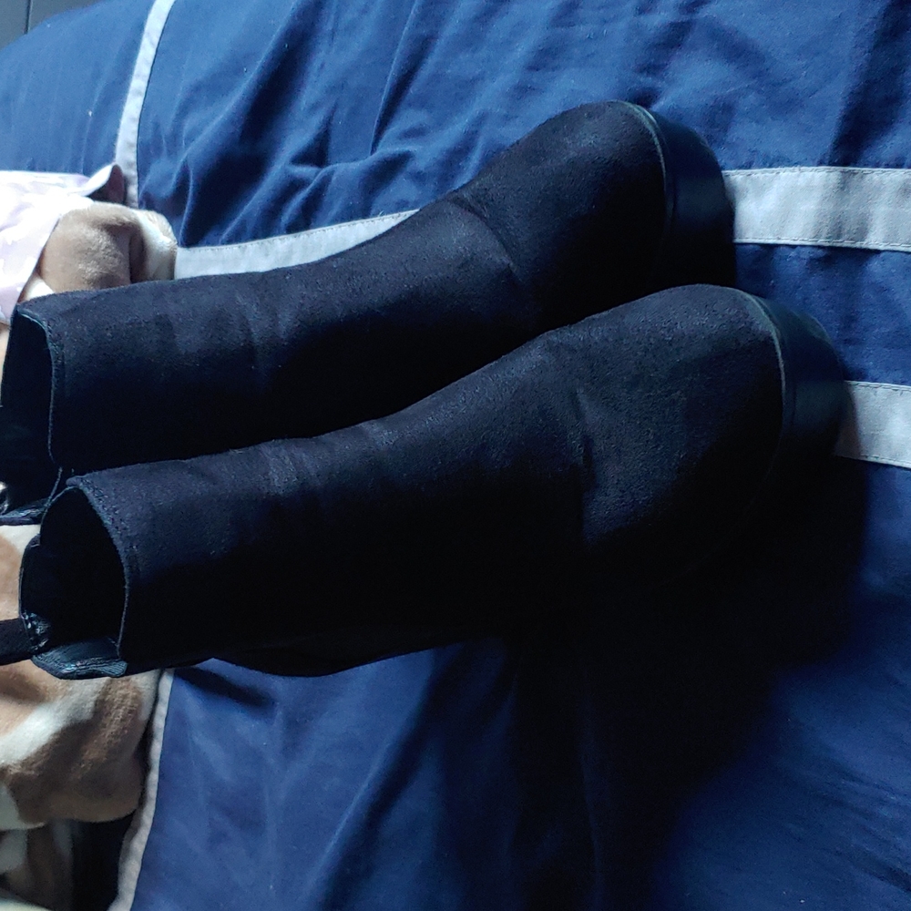 SODA Chunky Platform Chelsea Boots